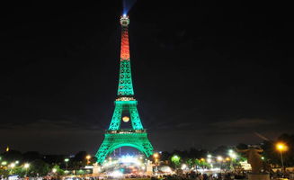 埃菲爾鐵塔點(diǎn)亮葡萄牙四強(qiáng)之路 巴黎鐵塔下的“紅綠”榮耀